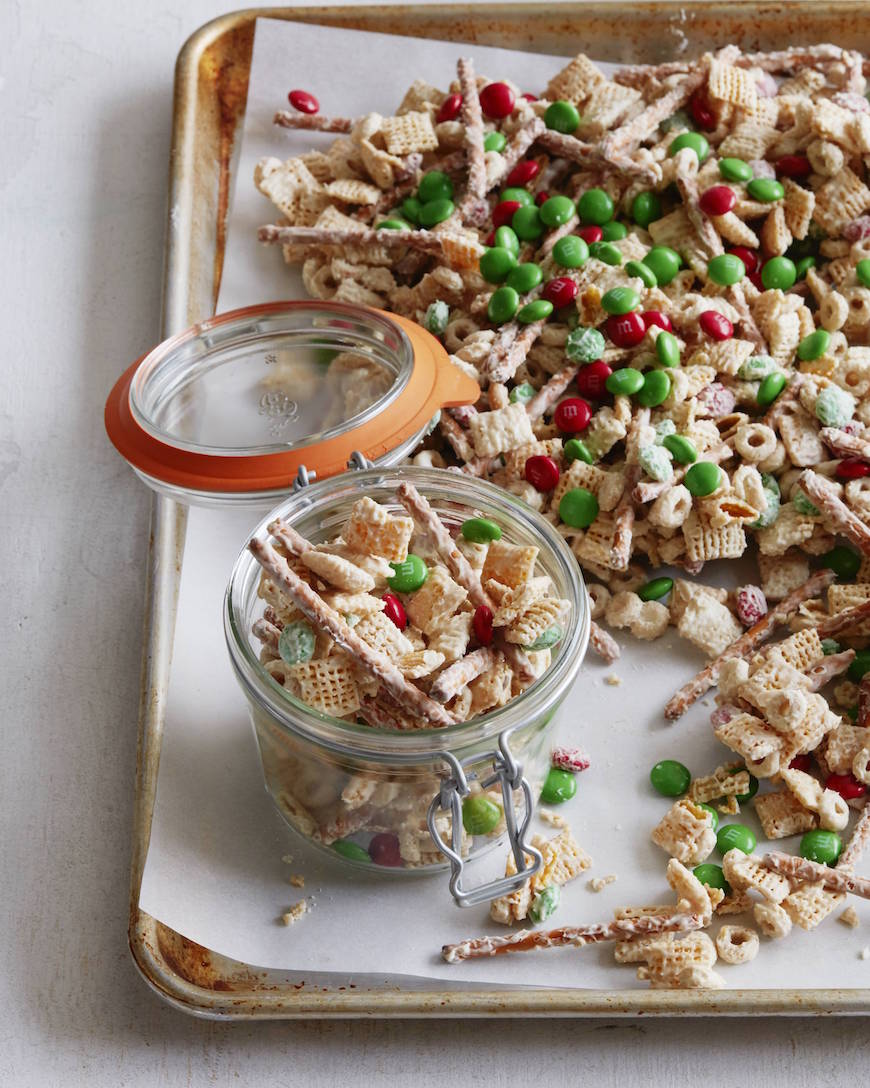 White Chocolate Christmas Crack from whatsgabycookin